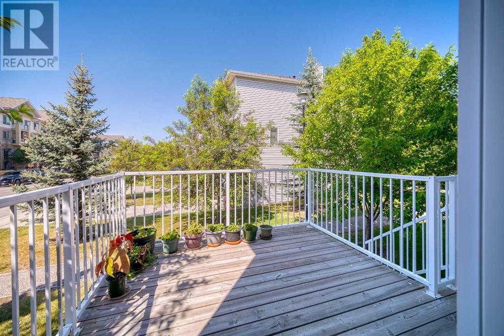 Single Family House 4 Level for Sale in    Avenue SE Applewood Park Calgary 