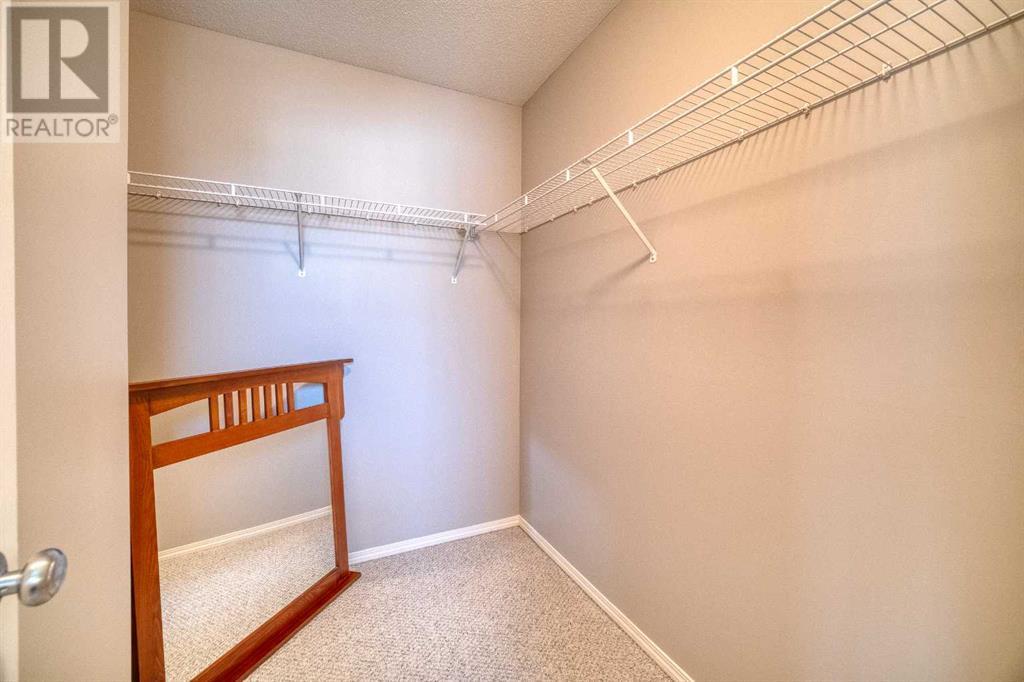Single Family House 4 Level for Sale in    Avenue SE Applewood Park Calgary 
