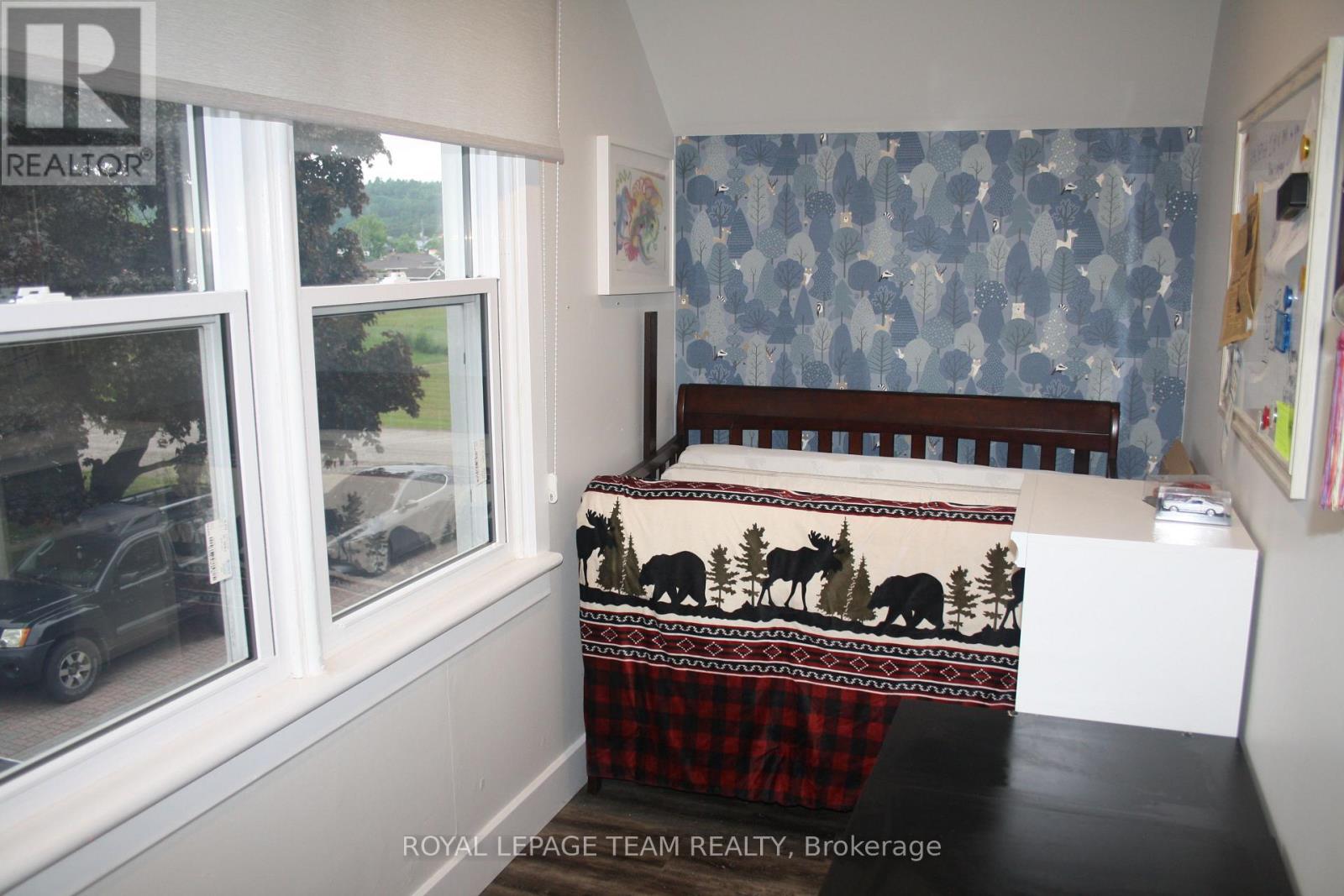 Photo 24 of 500 Aberdeen Street, Renfrew ON