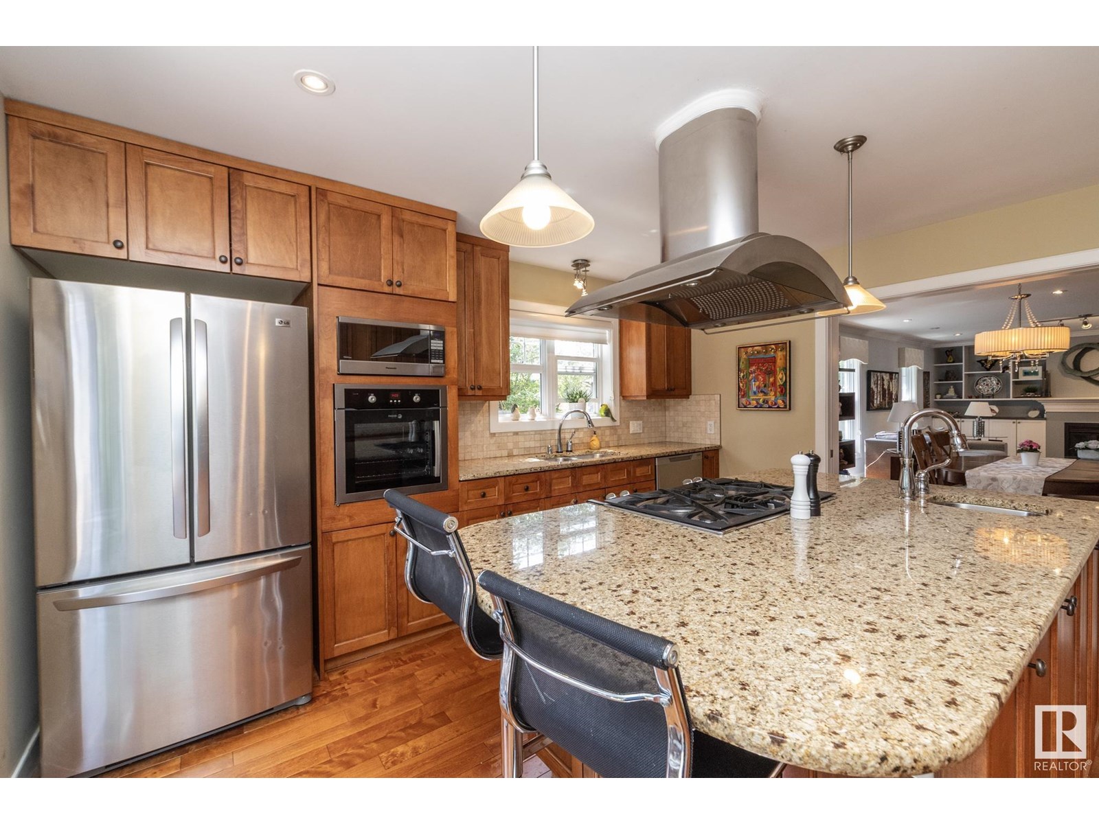 Photo 12 of 157 Laurier Dr Nw, Edmonton AB