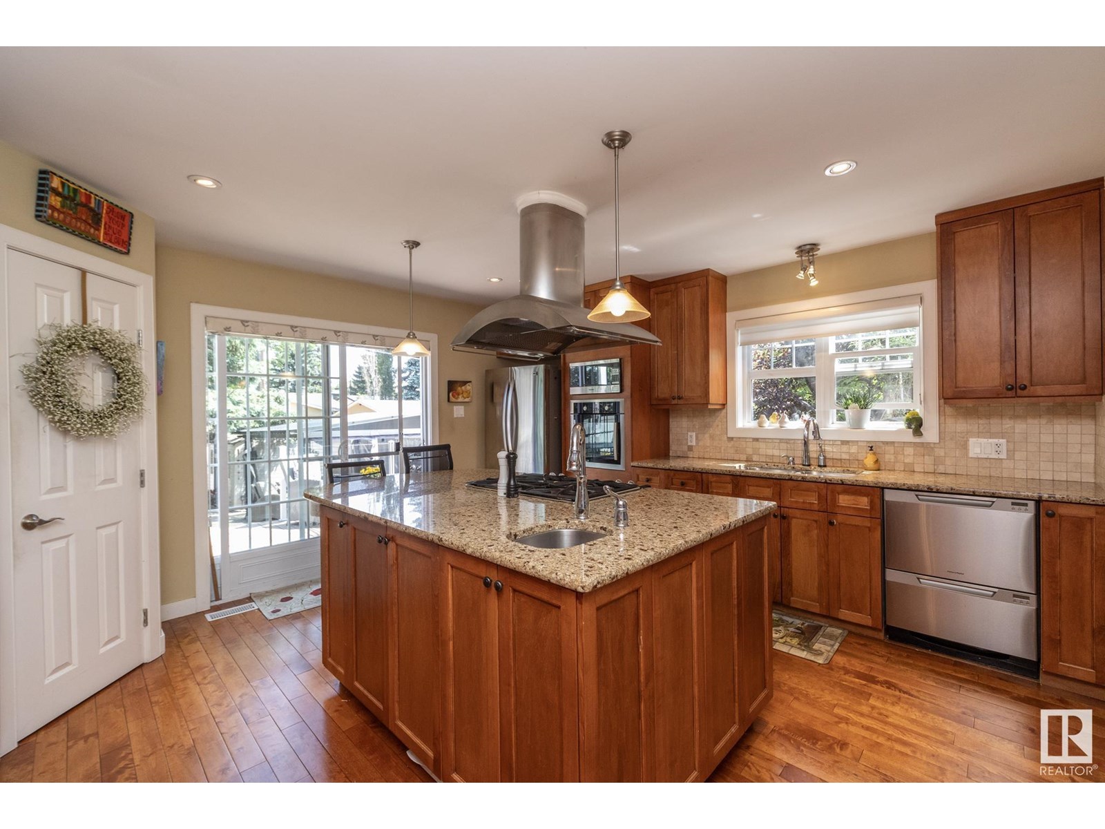 Photo 13 of 157 Laurier Dr Nw, Edmonton AB
