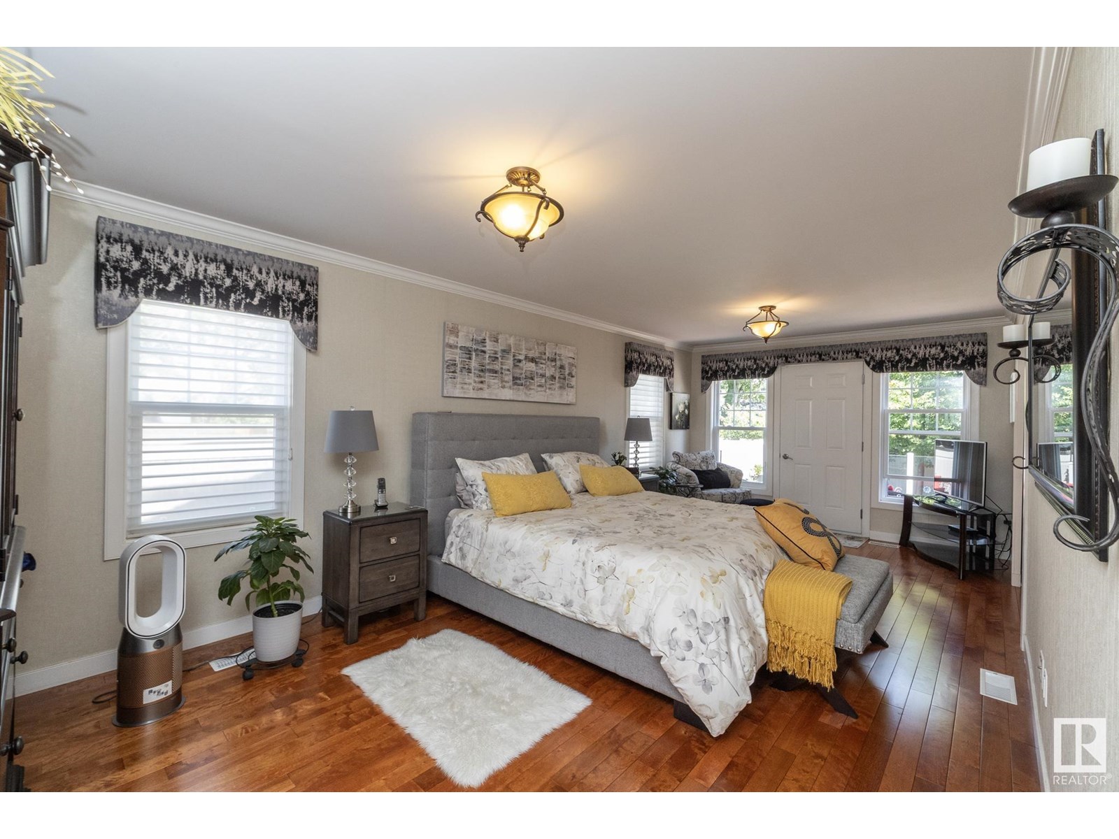 Photo 14 of 157 Laurier Dr Nw, Edmonton AB