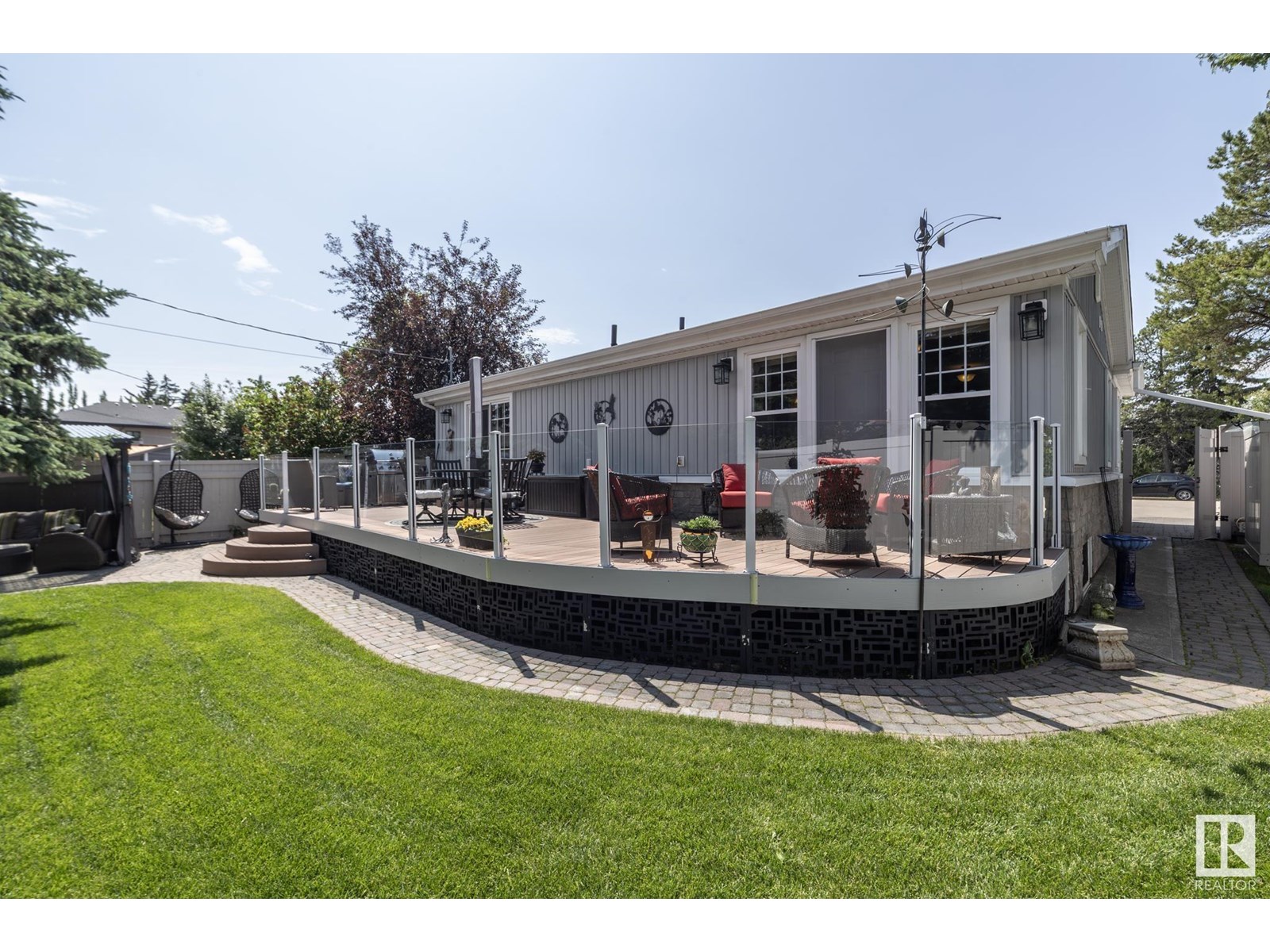 Photo 31 of 157 Laurier Dr Nw, Edmonton AB