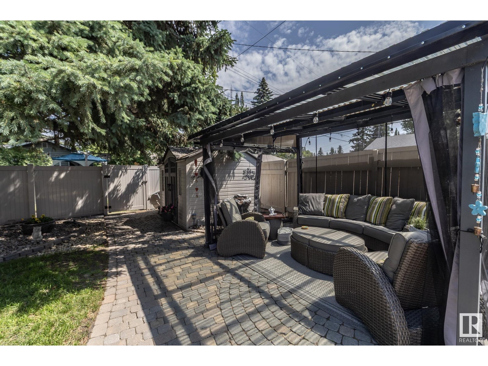 Photo 33 of 157 Laurier Dr Nw, Edmonton AB