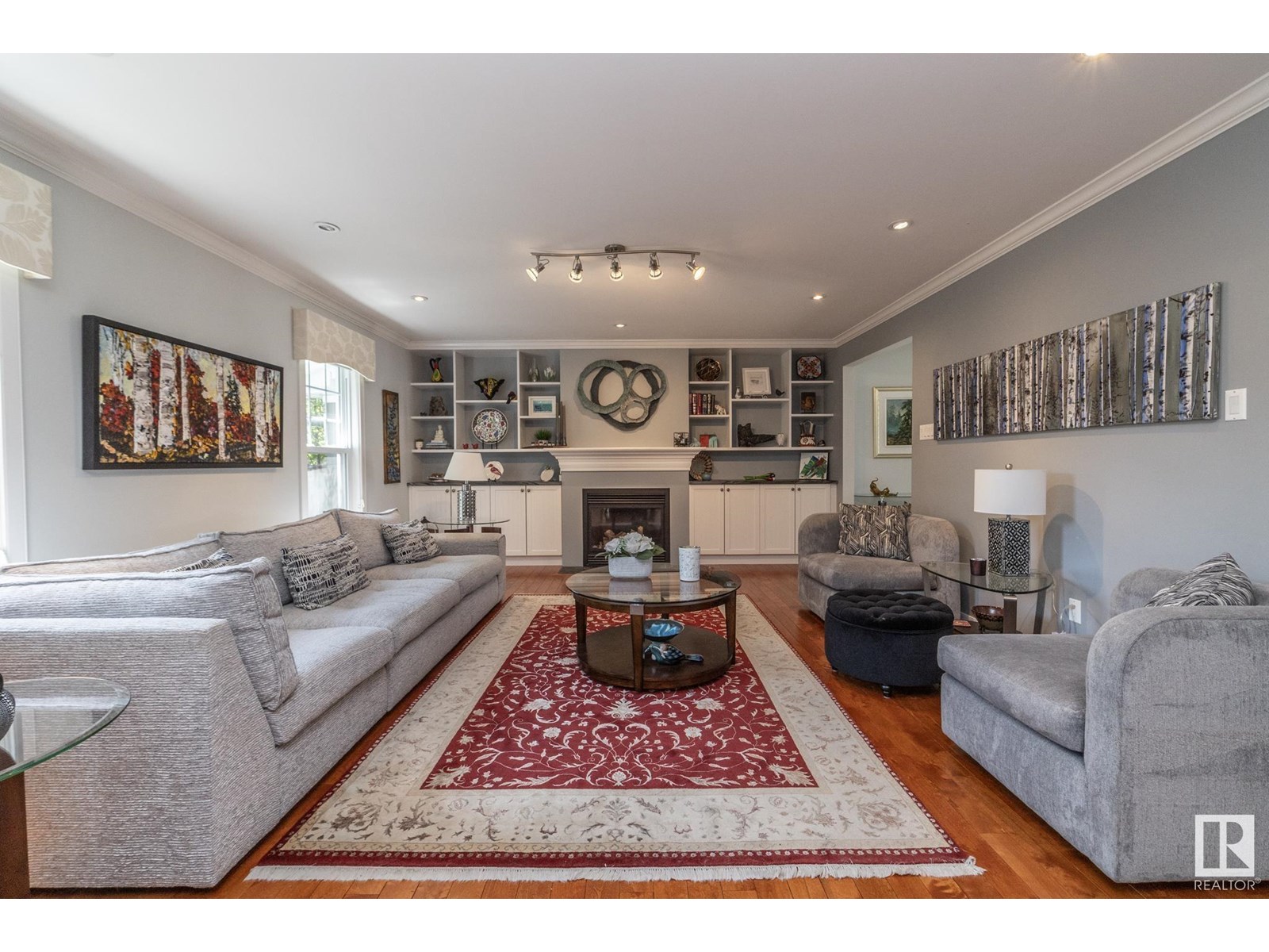 Photo 8 of 157 Laurier Dr Nw, Edmonton AB