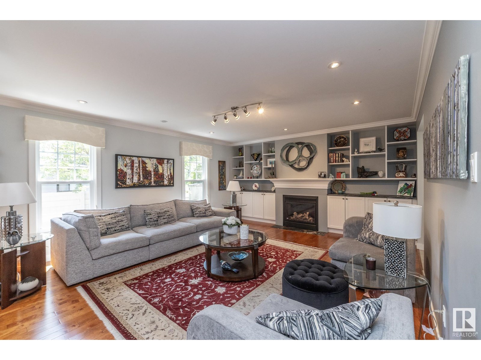 Photo 9 of 157 Laurier Dr Nw, Edmonton AB