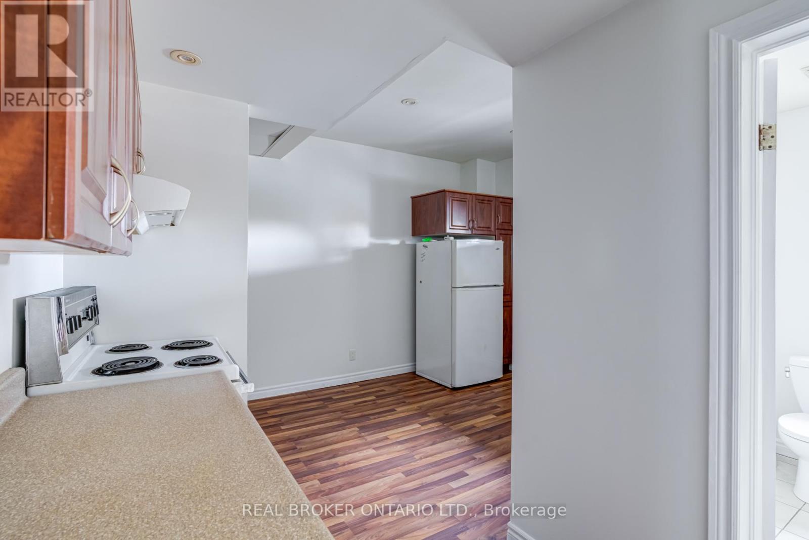 Photo 22 of 55 Young Street, Hamilton ON