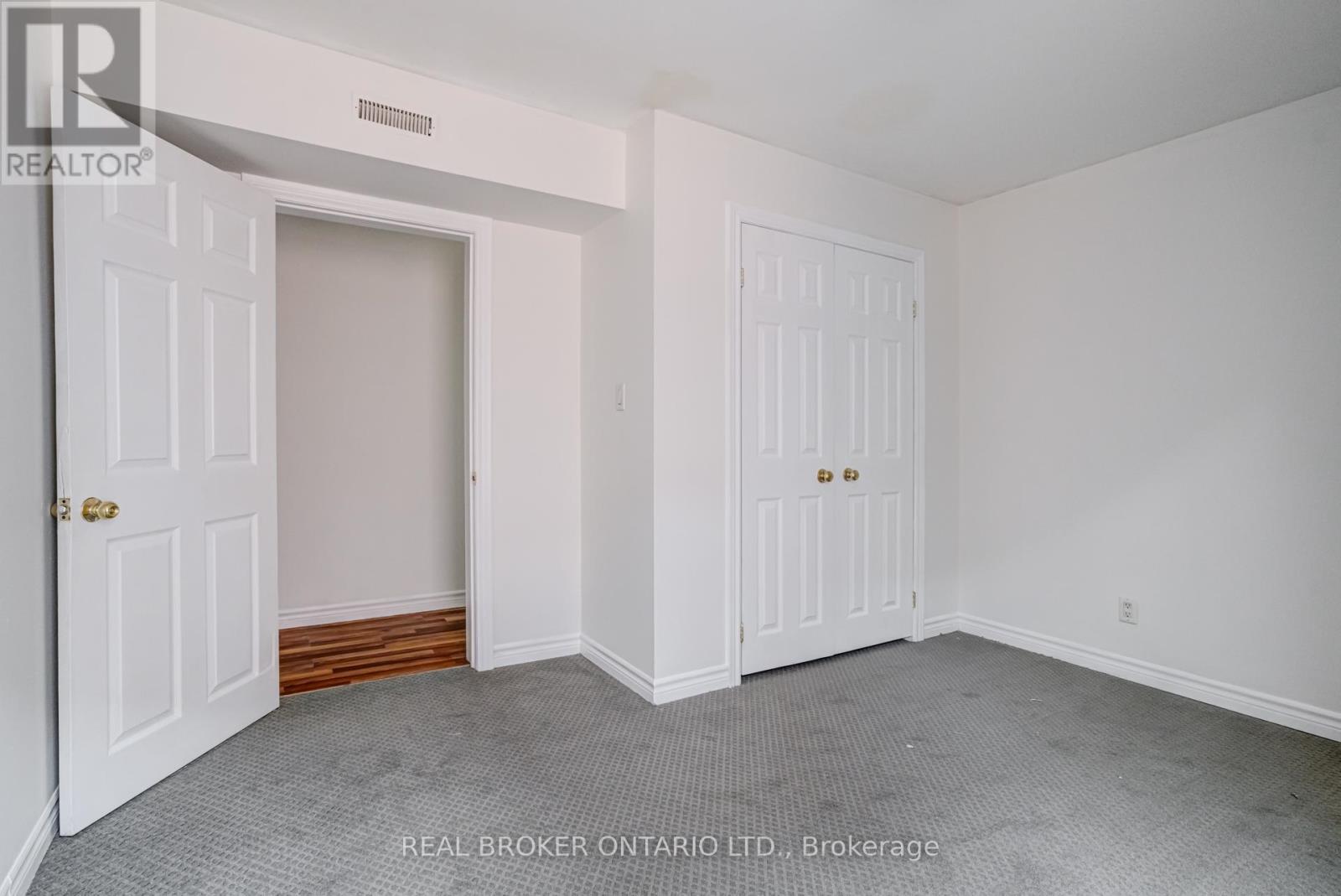 Photo 31 of 55 Young Street, Hamilton ON
