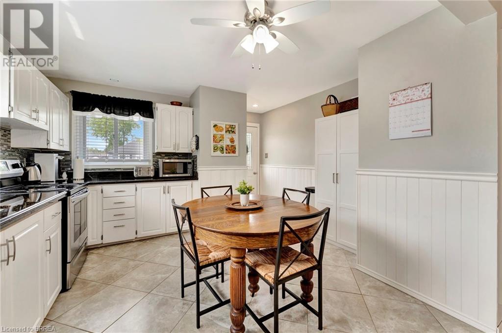 Photo 7 of 48 Willow Drive, Brantford ON