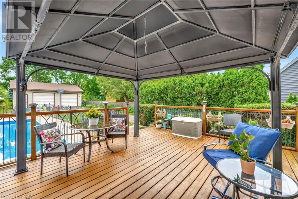 Photo 34 of 48 Willow Drive, Brantford ON