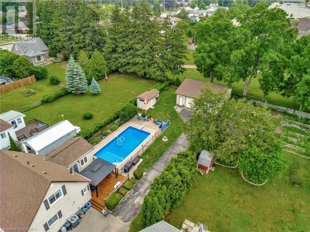 Photo 47 of 48 Willow Drive, Brantford ON
