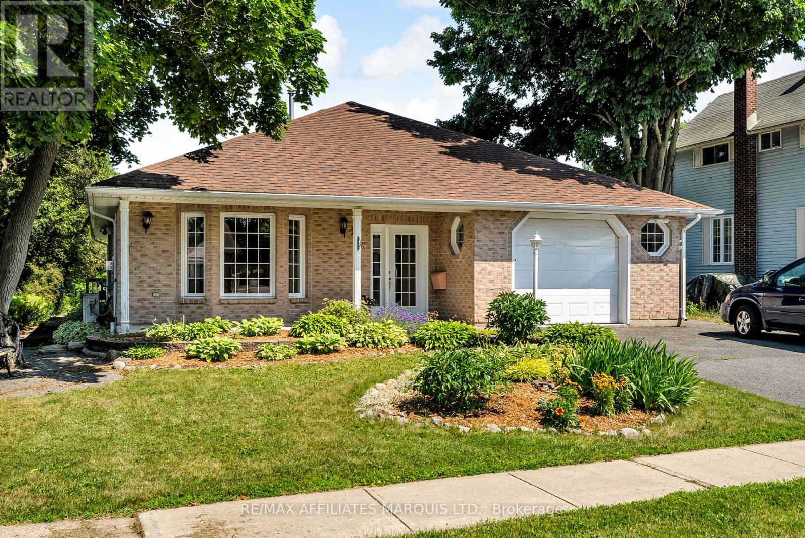 Photo 1 of 24 Saunders Avenue, South Stormont ON