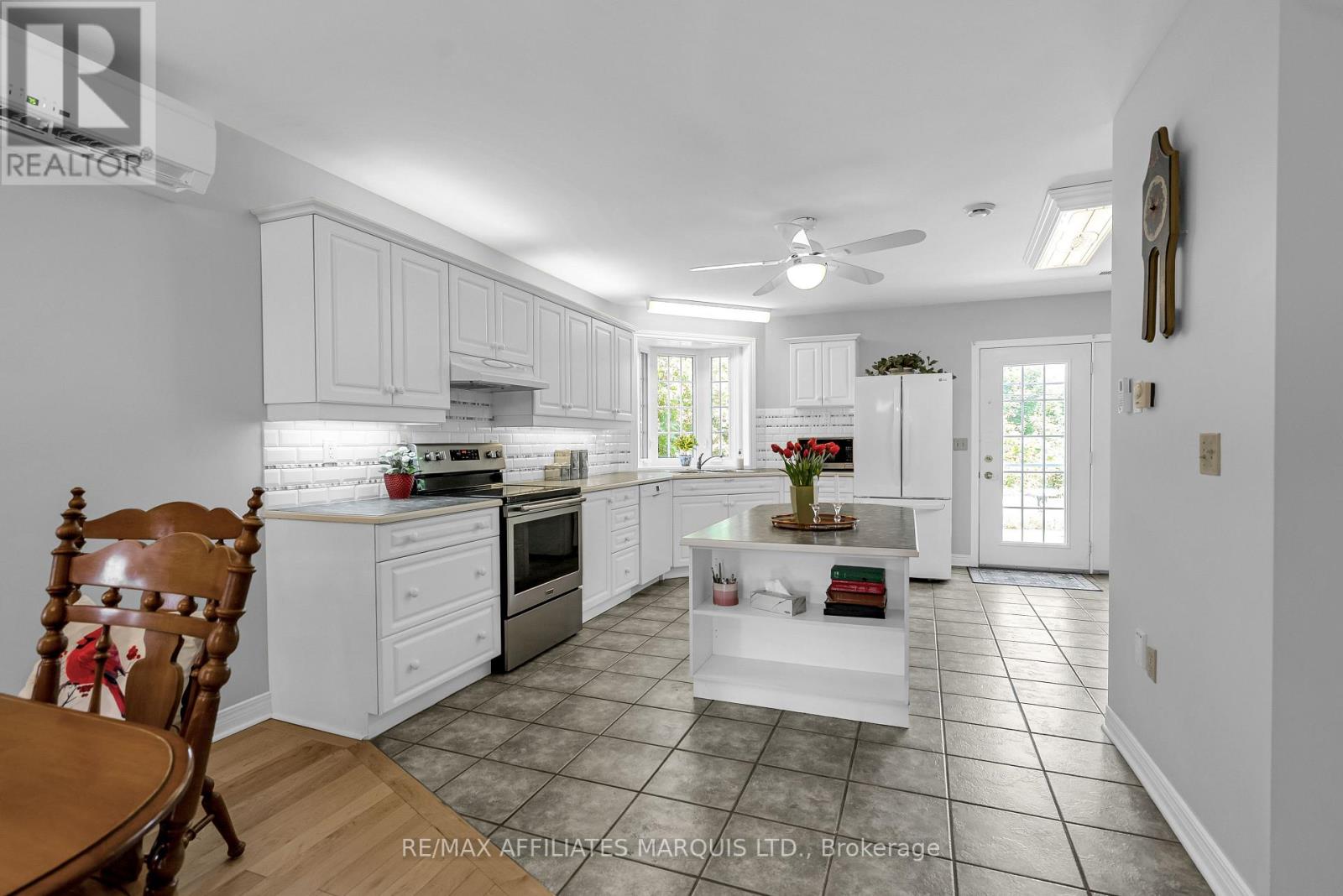 Photo 11 of 24 Saunders Avenue, South Stormont ON