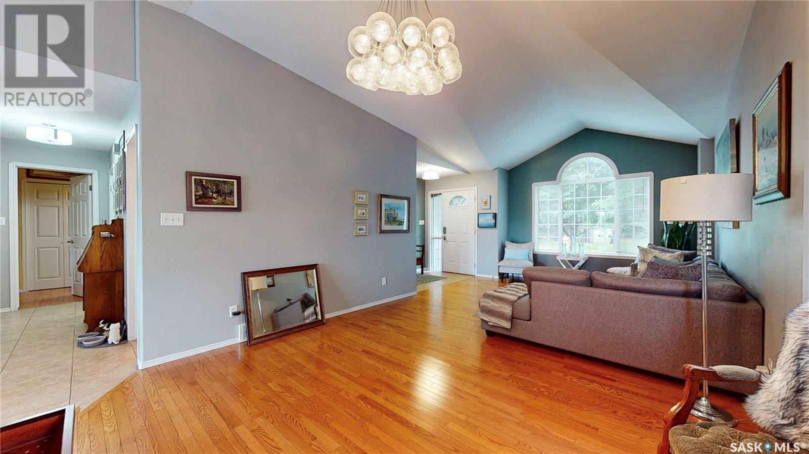 Single Family House Bungalow for Sale in  Renfrew CRESCENT E Regina 