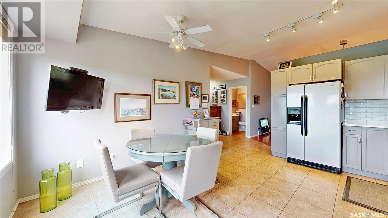 Single Family House Bungalow for Sale in  Renfrew CRESCENT E Regina 