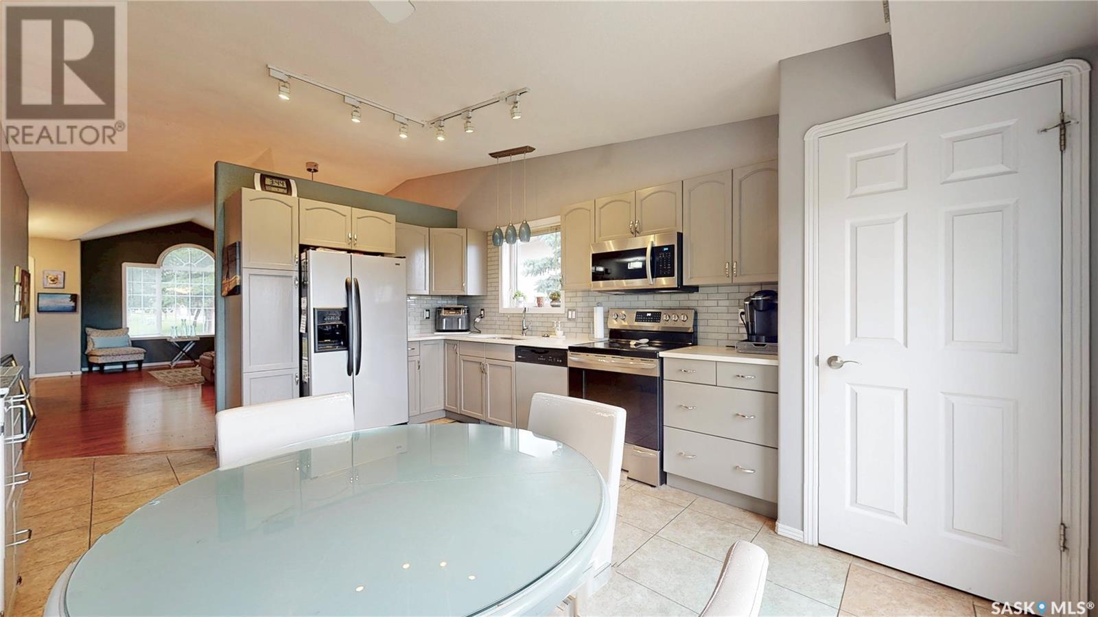 Single Family House Bungalow for Sale in  Renfrew CRESCENT E Regina 
