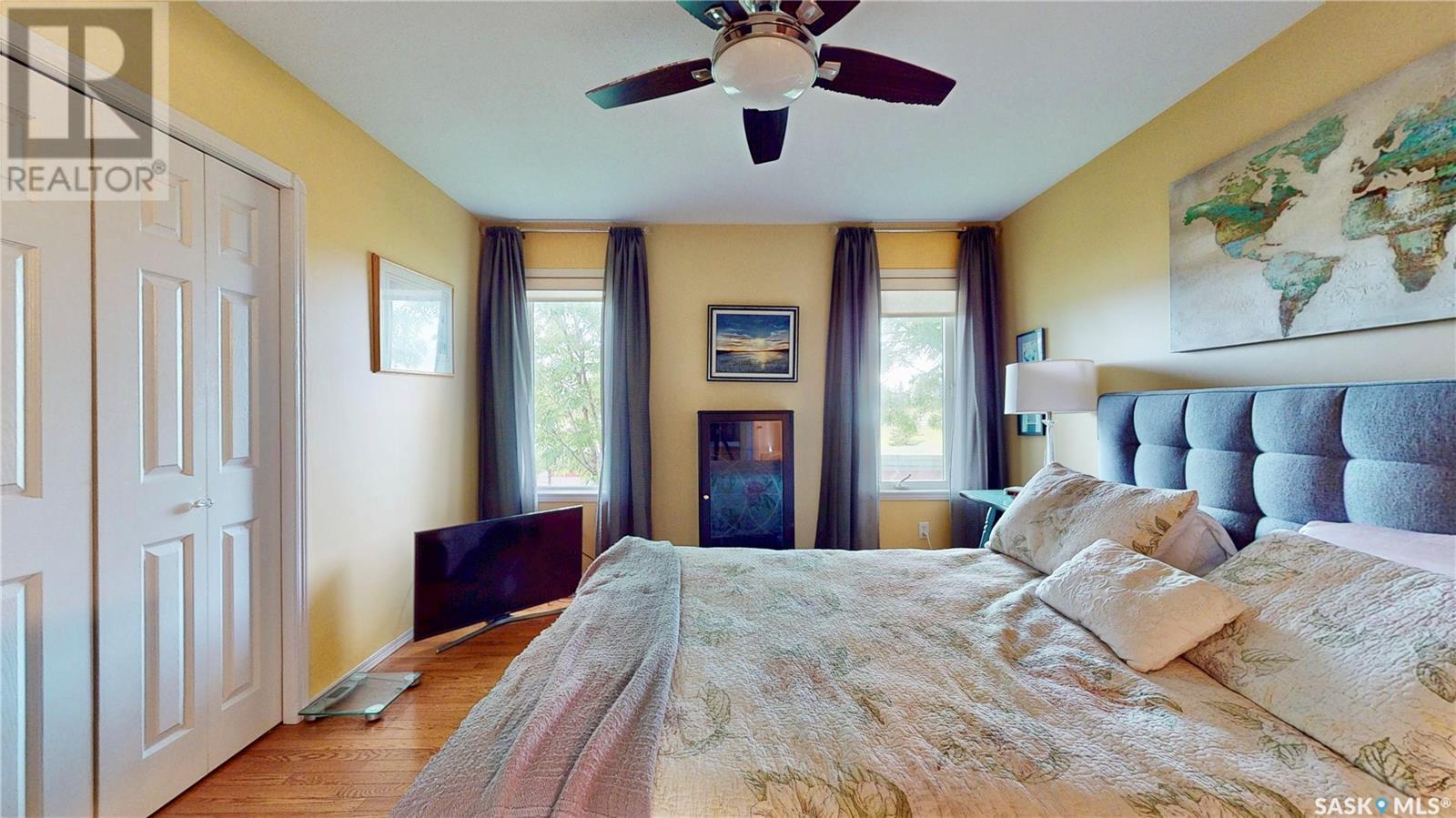 Single Family House Bungalow for Sale in  Renfrew CRESCENT E Regina 