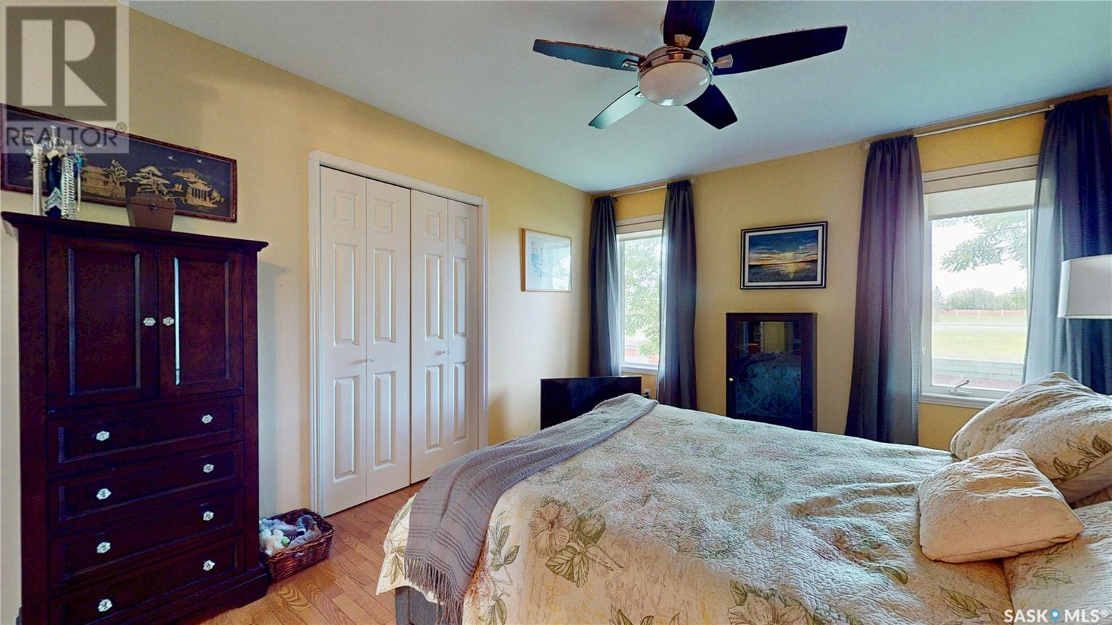 Single Family House Bungalow for Sale in  Renfrew CRESCENT E Regina 