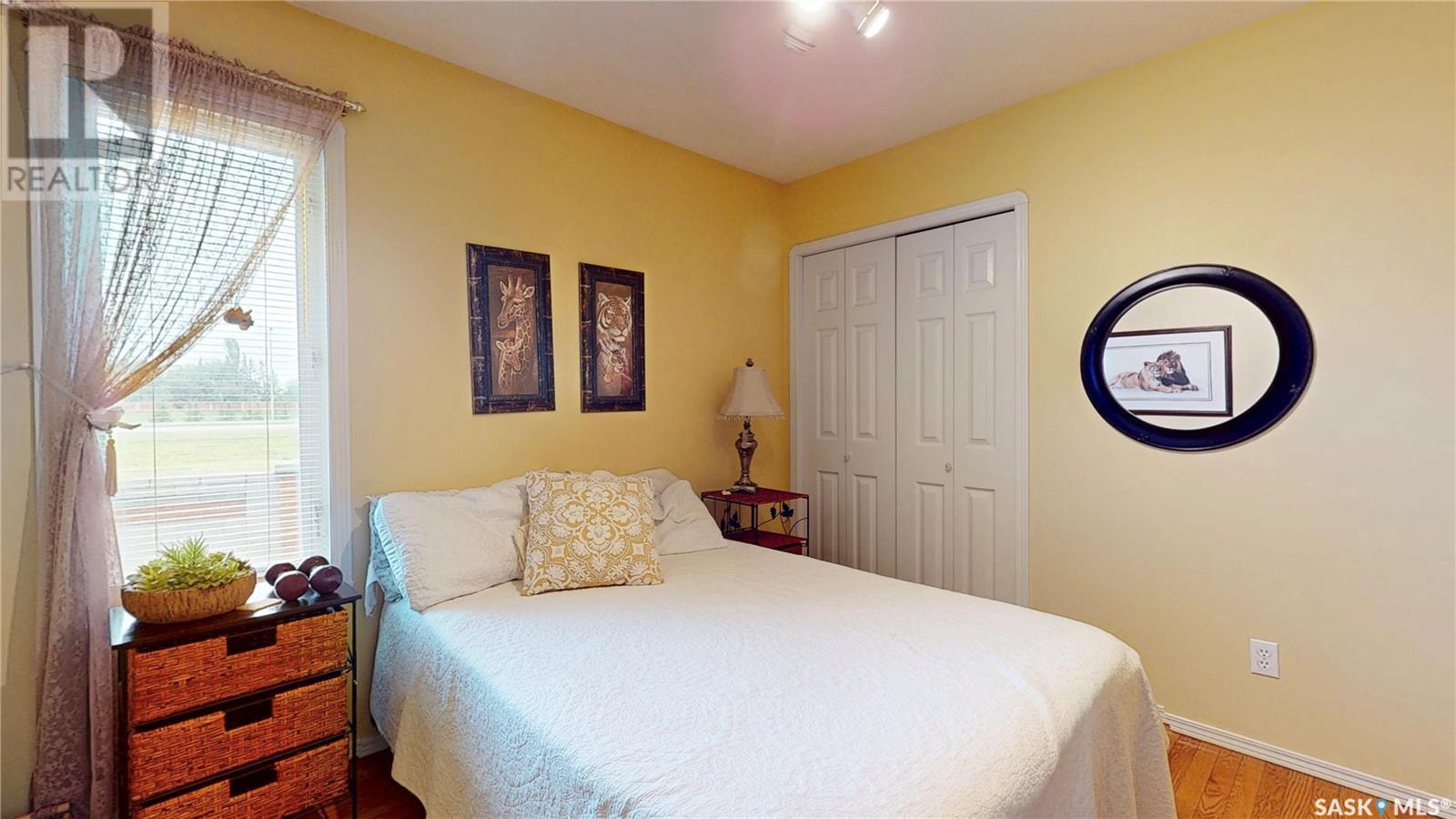 Single Family House Bungalow for Sale in  Renfrew CRESCENT E Regina 