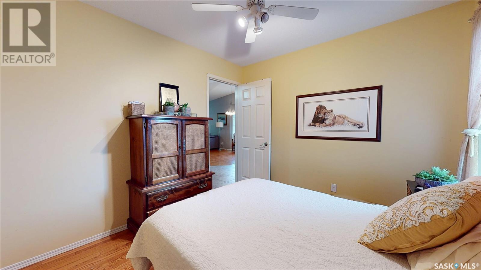 Single Family House Bungalow for Sale in  Renfrew CRESCENT E Regina 