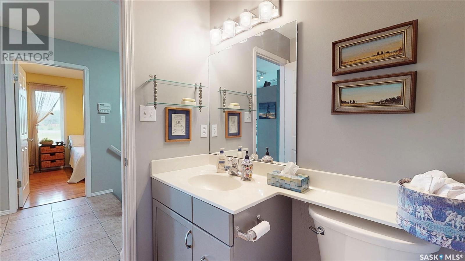 Single Family House Bungalow for Sale in  Renfrew CRESCENT E Regina 