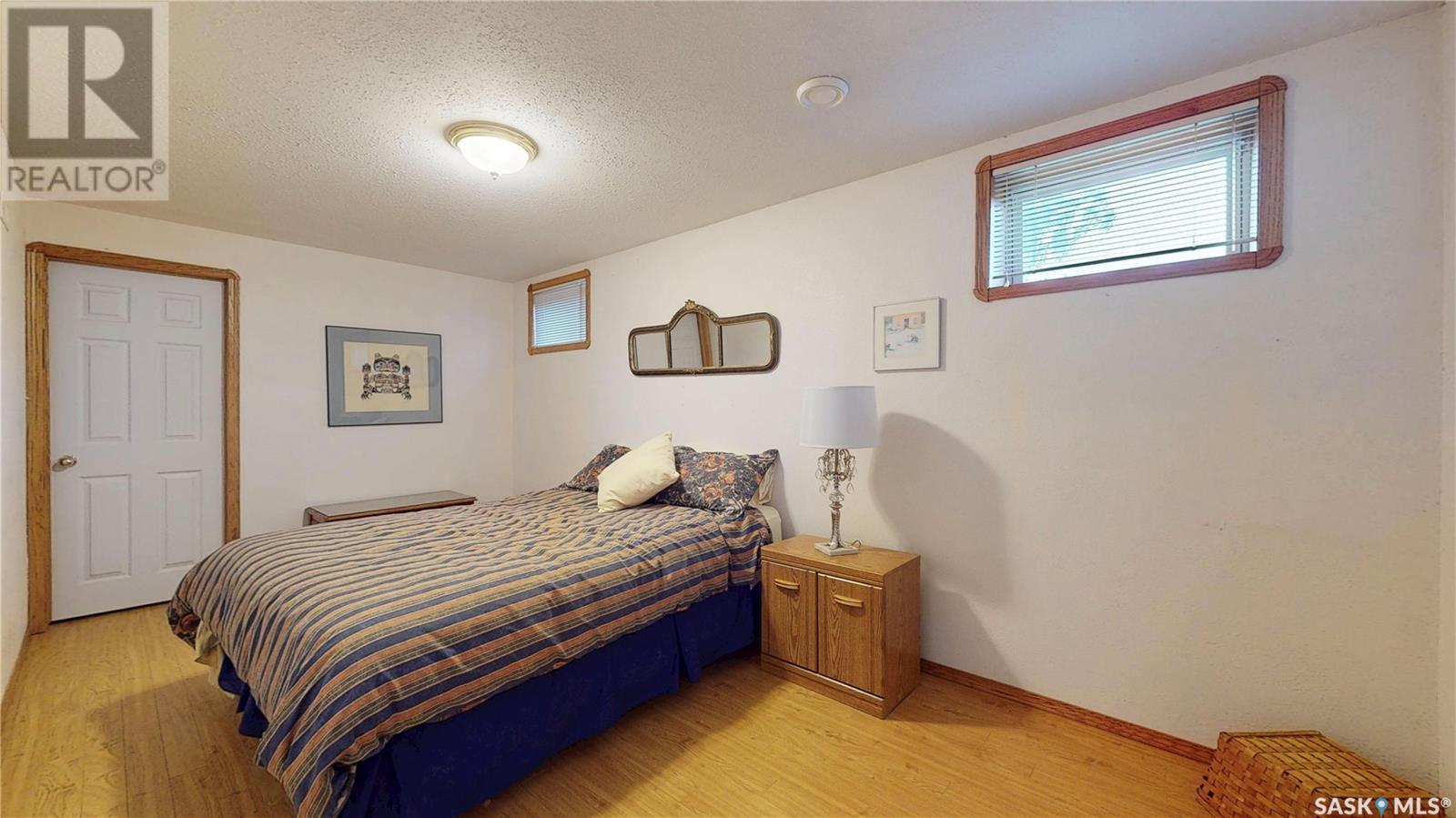 Single Family House Bungalow for Sale in  Renfrew CRESCENT E Regina 