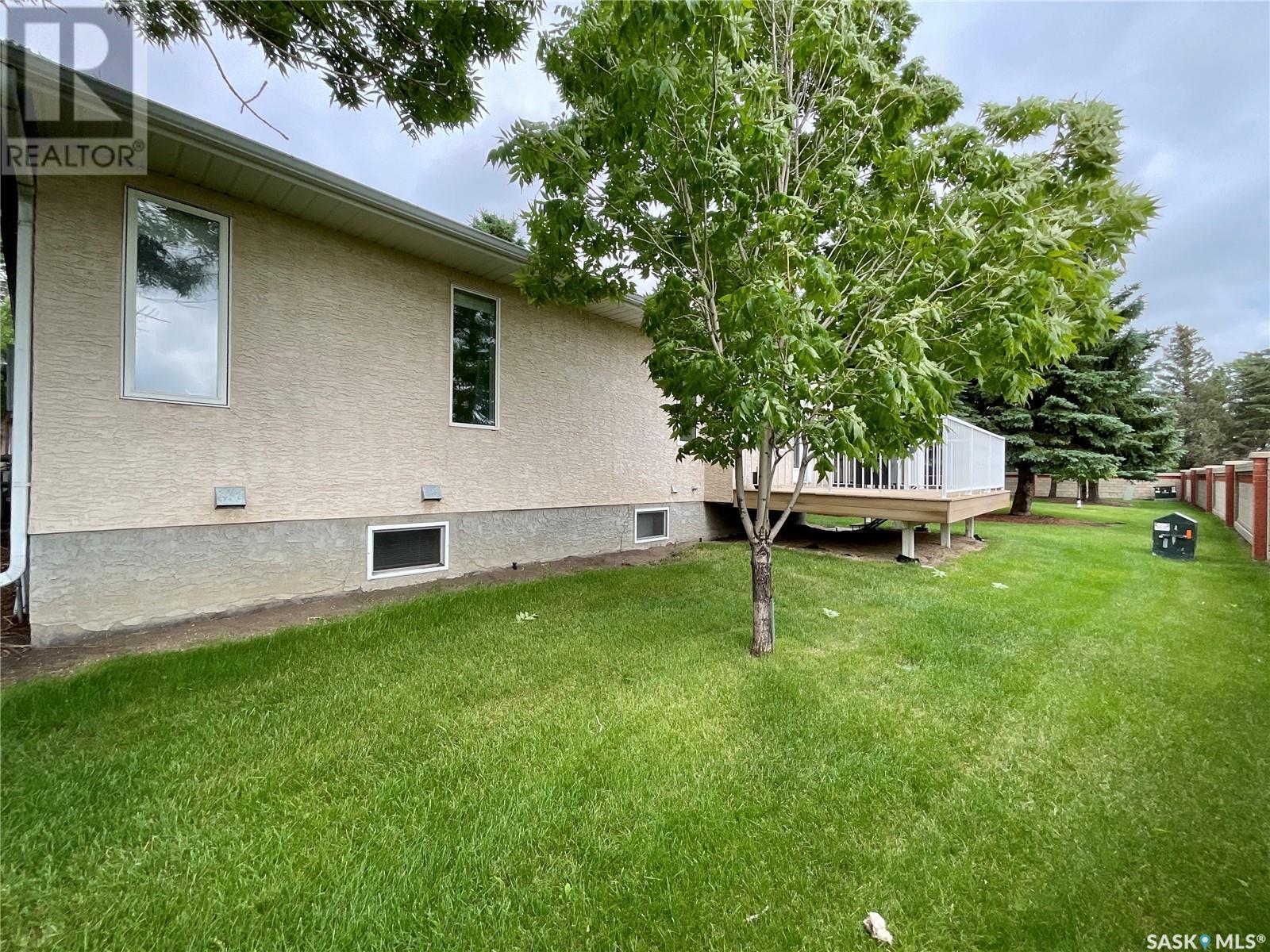 Single Family House Bungalow for Sale in  Renfrew CRESCENT E Regina 