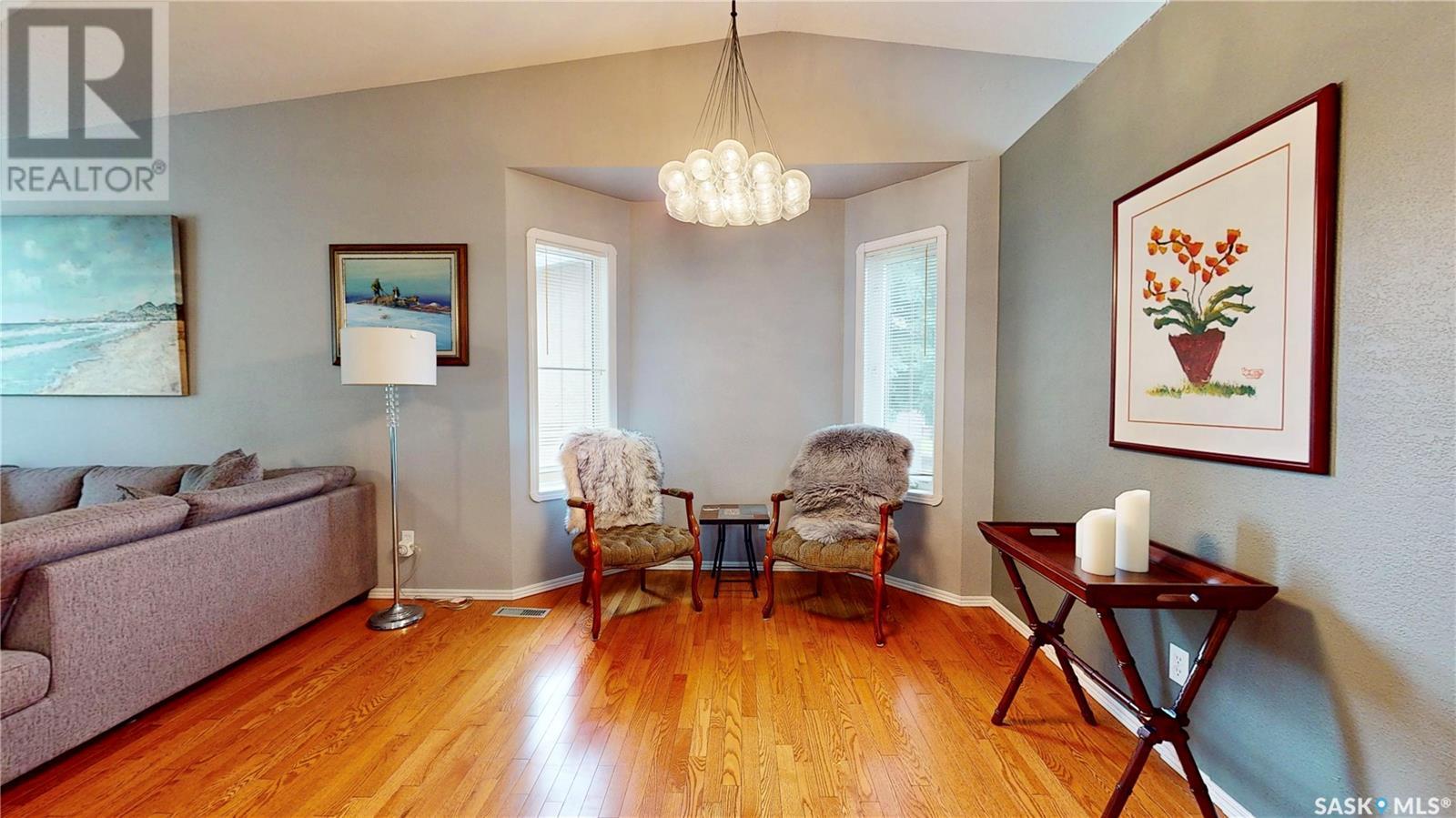 Single Family House Bungalow for Sale in  Renfrew CRESCENT E Regina 