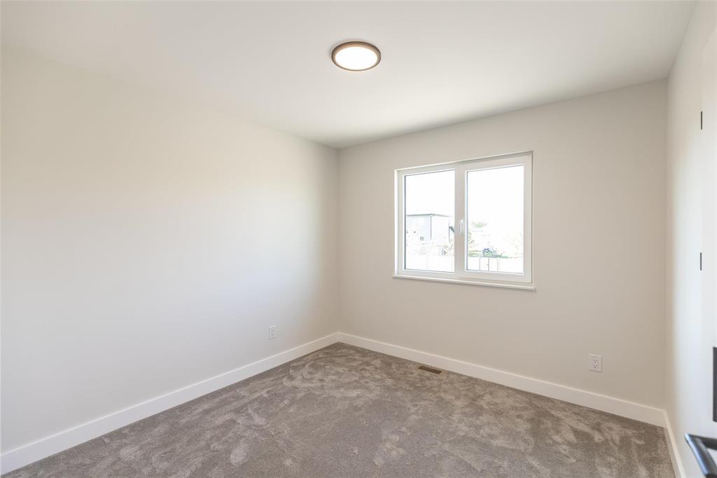 Photo 15 of 39 Carrera Cove, Steinbach MB