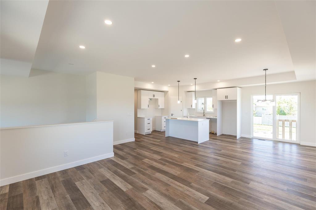 Photo 6 of 39 Carrera Cove, Steinbach MB