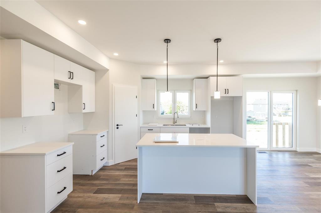 Photo 8 of 39 Carrera Cove, Steinbach MB