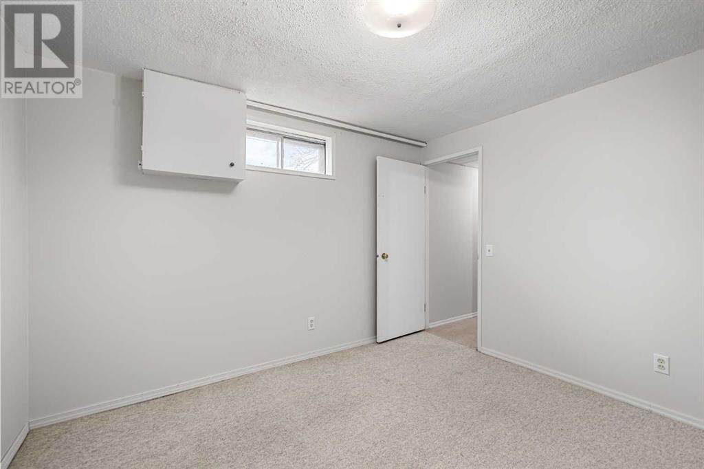 Single Family House Bungalow for Sale in  Penbrooke Road SE Penbrooke Meadows Calgary 