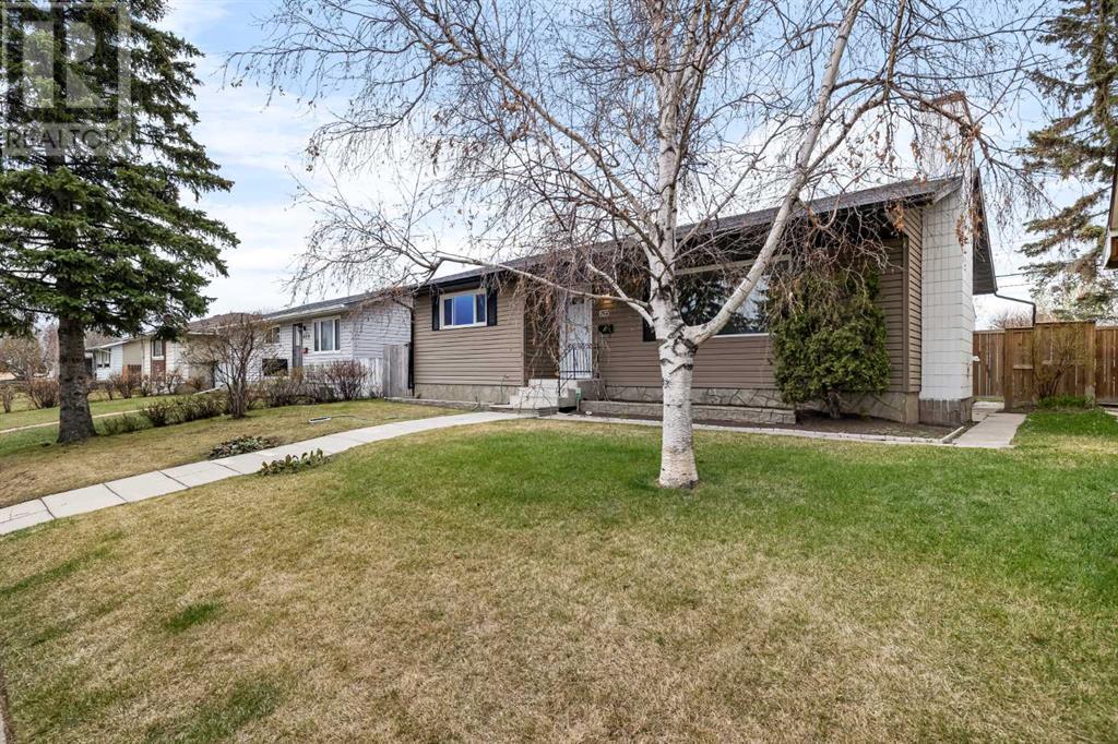 Single Family House Bungalow for Sale in  Penbrooke Road SE Penbrooke Meadows Calgary 