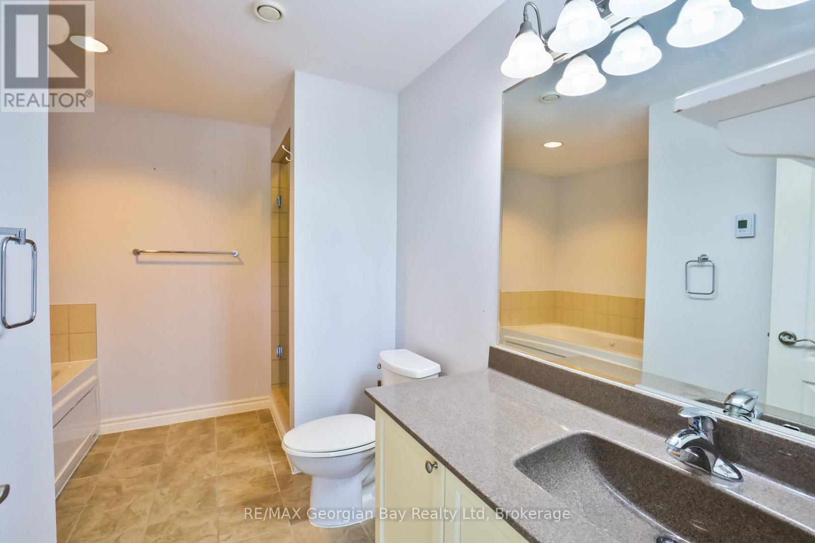Photo 9 of 509 699 Aberdeen Boulevard, Midland ON
