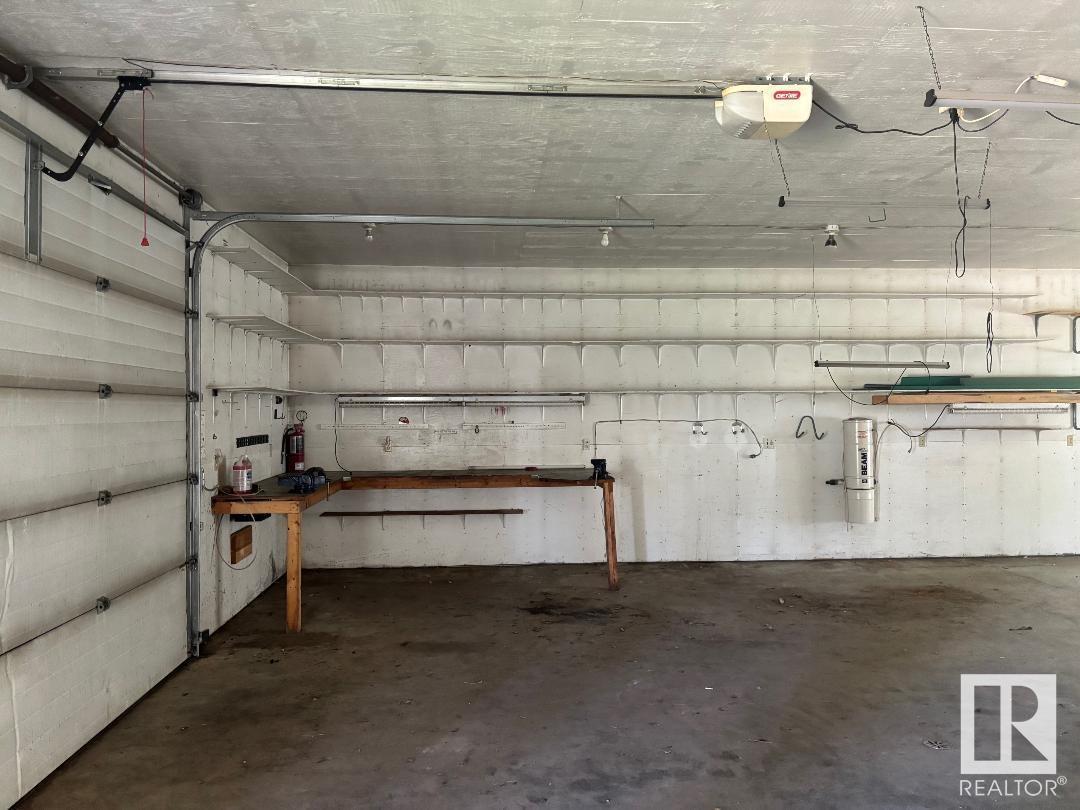 Photo 3 of 452074 Rge Road 73, Rural Wetaskiwin County AB