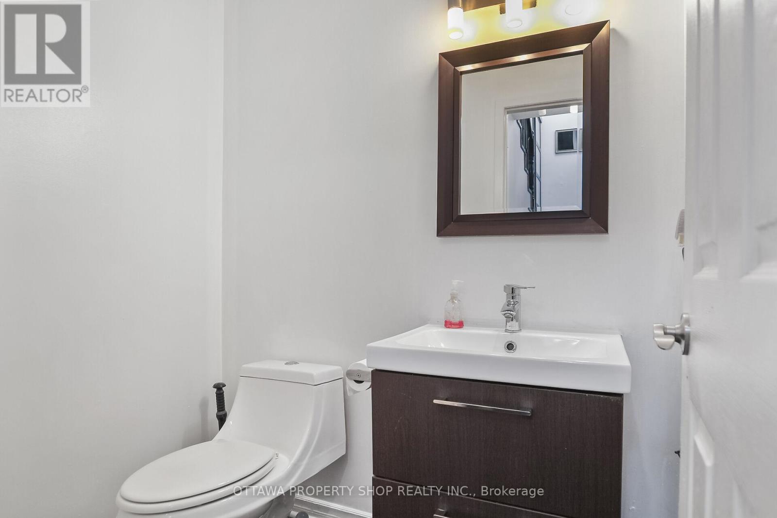 Photo 23 of 1 F Banner Road, Ottawa ON