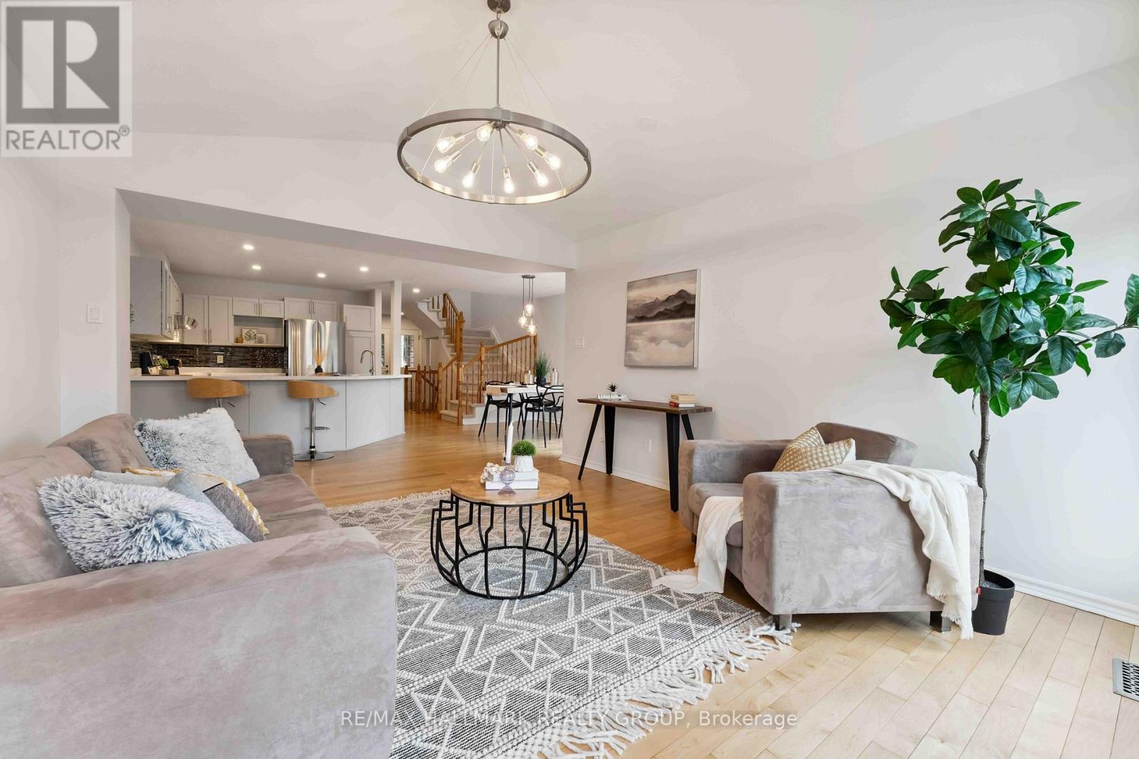 Photo 10 of 27 Wallsend Avenue, Ottawa ON