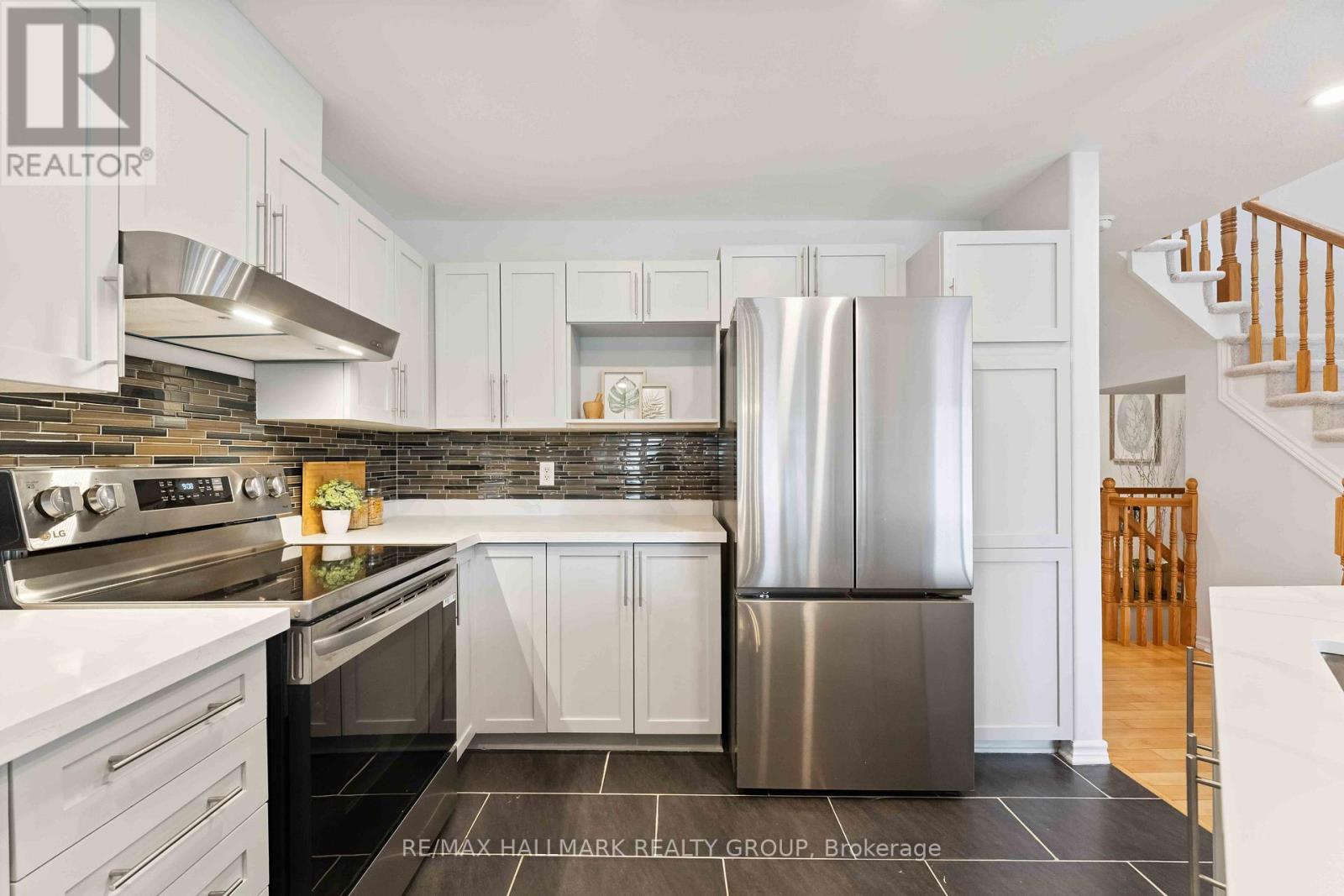 Photo 12 of 27 Wallsend Avenue, Ottawa ON