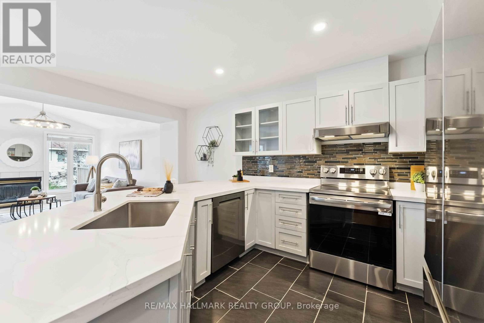 Photo 14 of 27 Wallsend Avenue, Ottawa ON