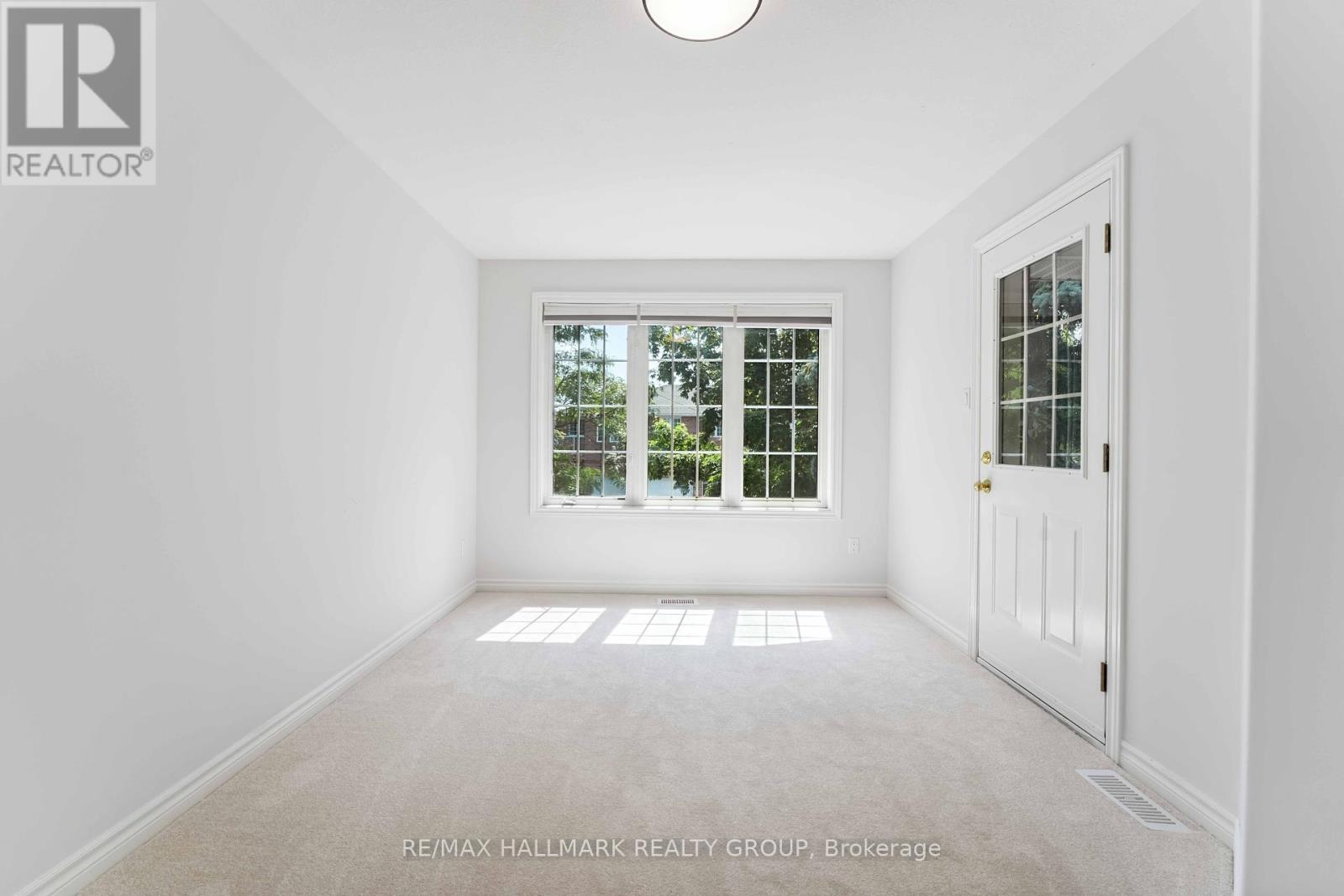 Photo 23 of 27 Wallsend Avenue, Ottawa ON