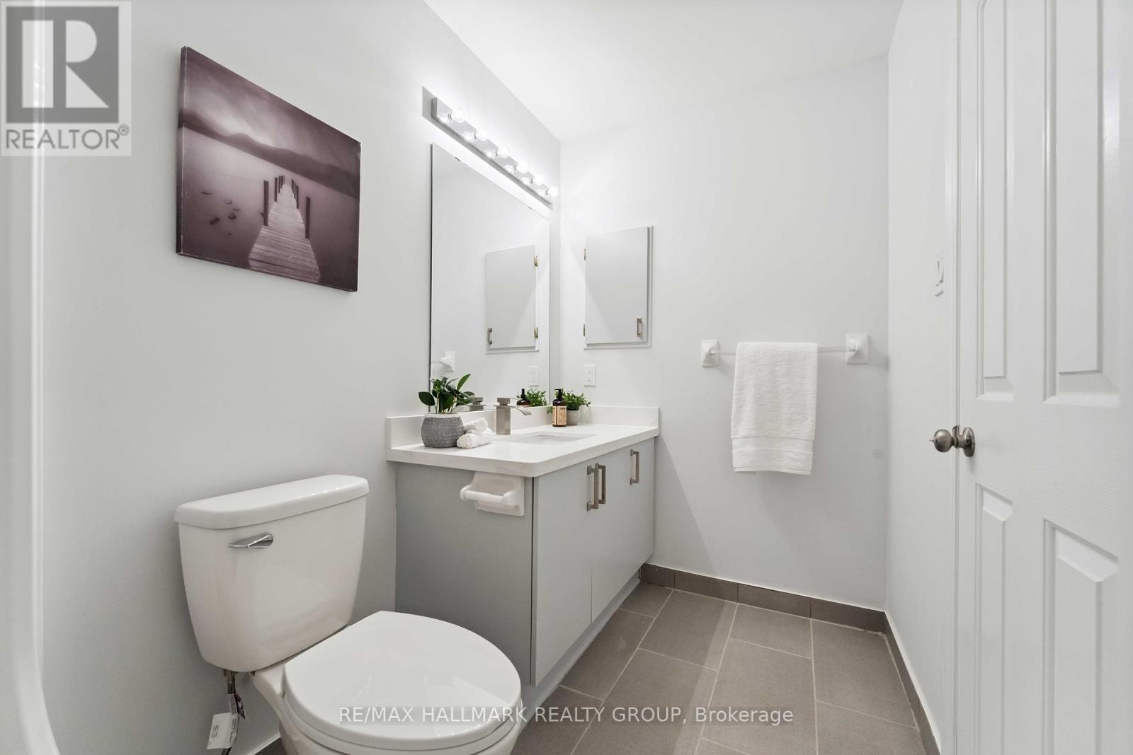 Photo 25 of 27 Wallsend Avenue, Ottawa ON
