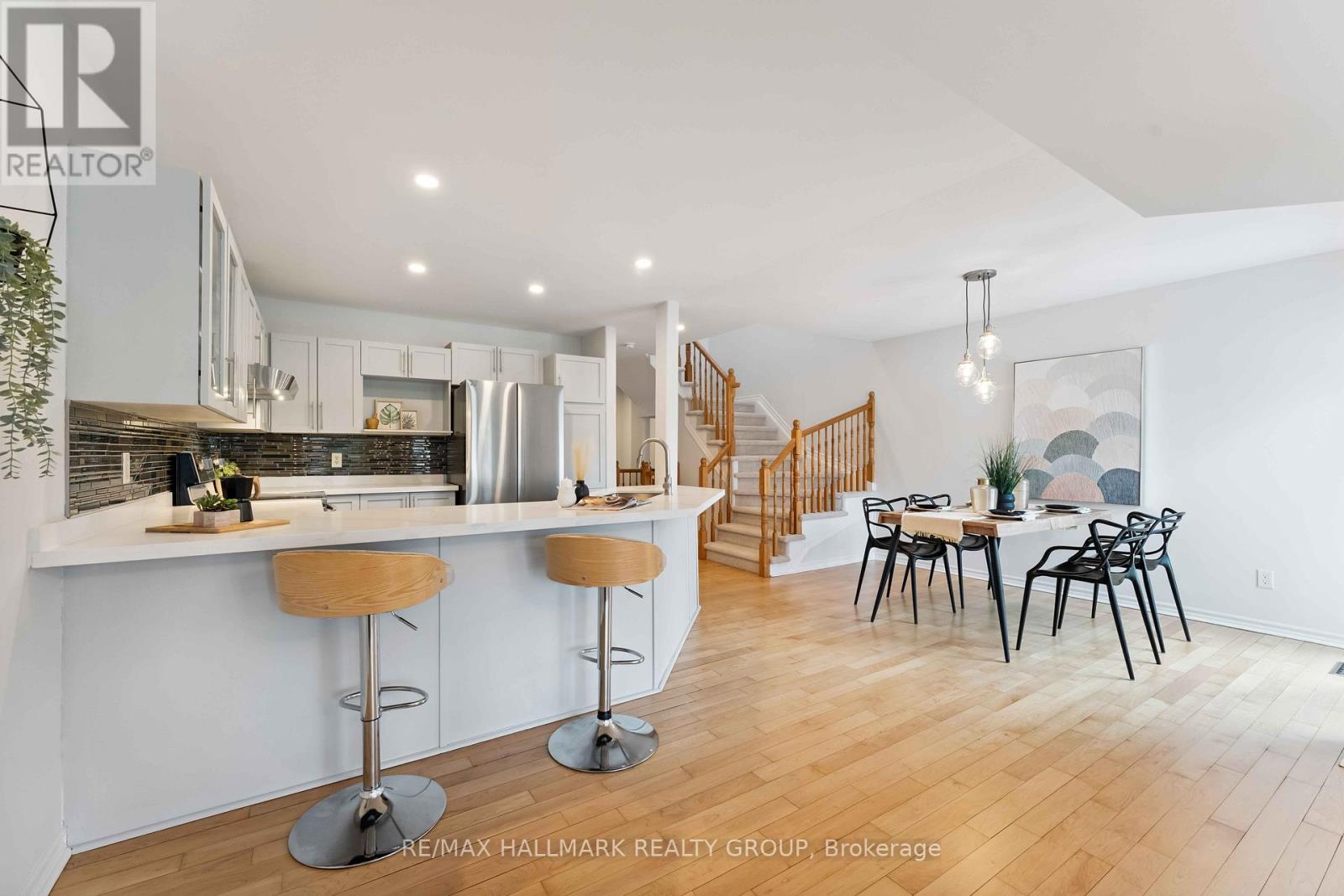 Photo 8 of 27 Wallsend Avenue, Ottawa ON