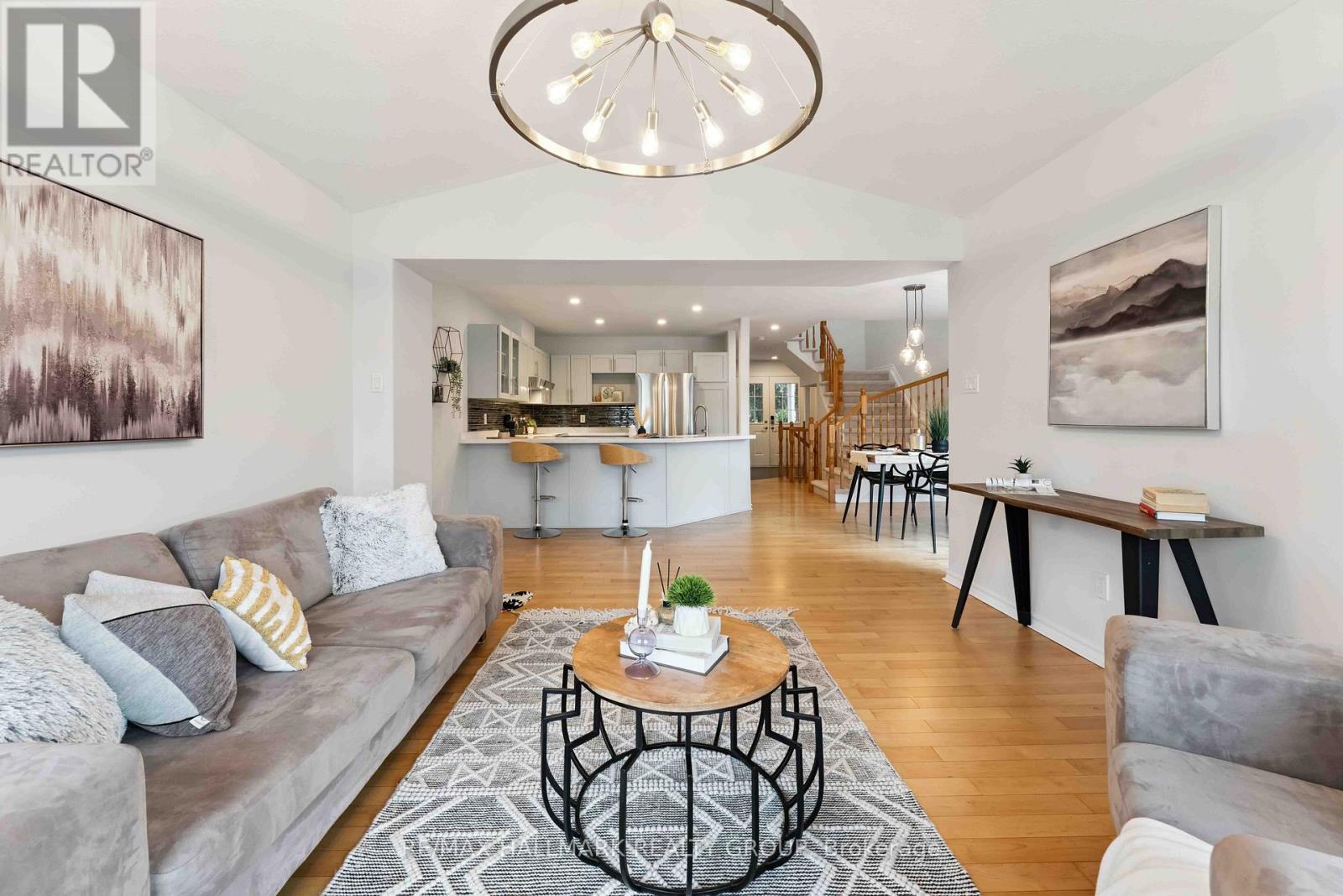 Photo 9 of 27 Wallsend Avenue, Ottawa ON