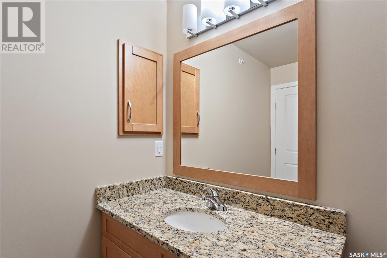 Single Family House Low rise for Sale in   Moss AVENUE Saskatoon 