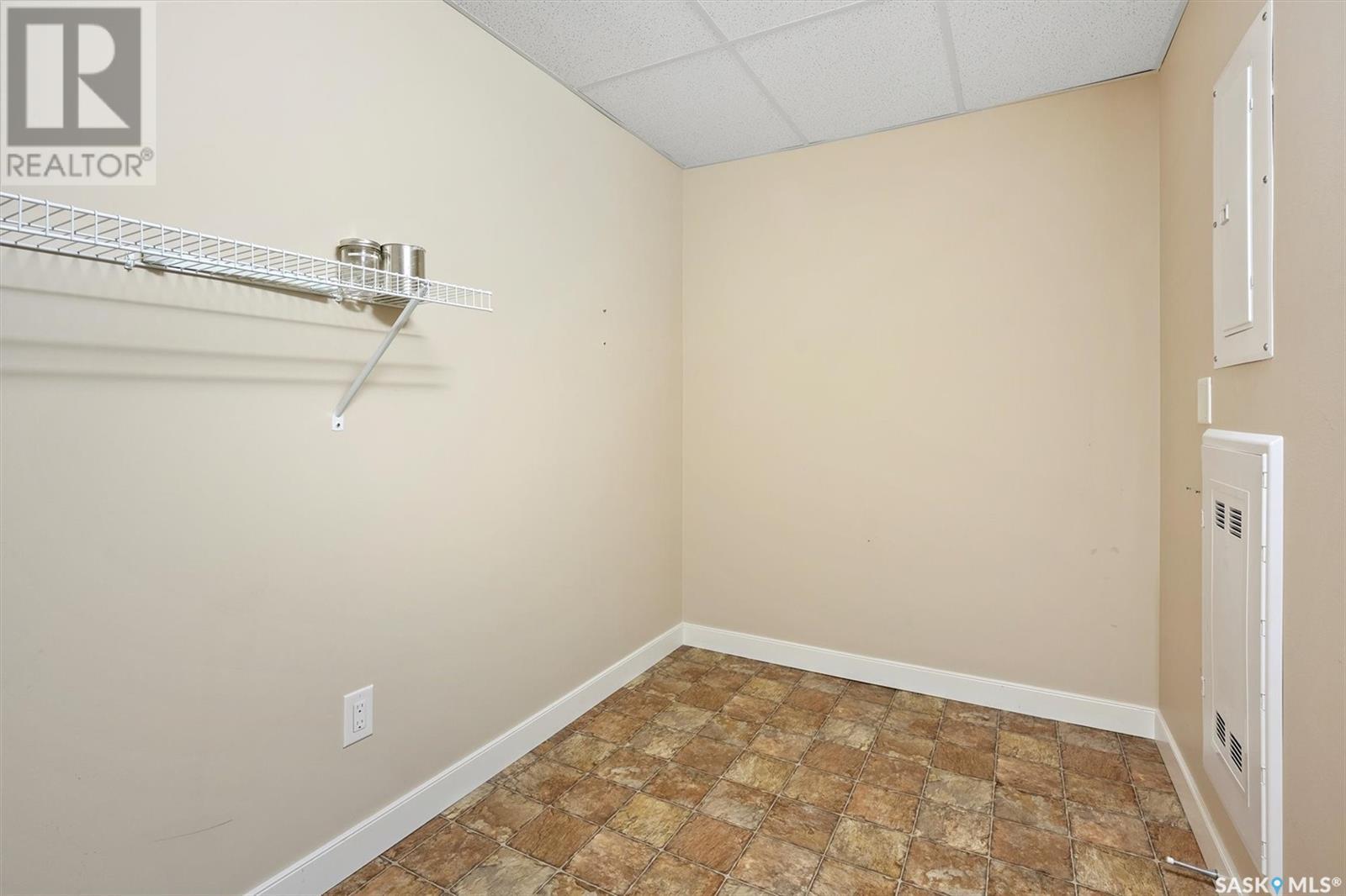 Single Family House Low rise for Sale in   Moss AVENUE Saskatoon 