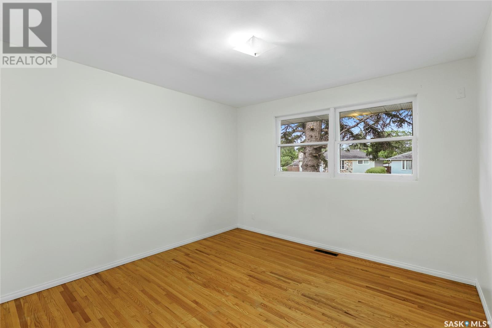 Single Family House Bungalow for Sale in  HORACE STREET Regina 