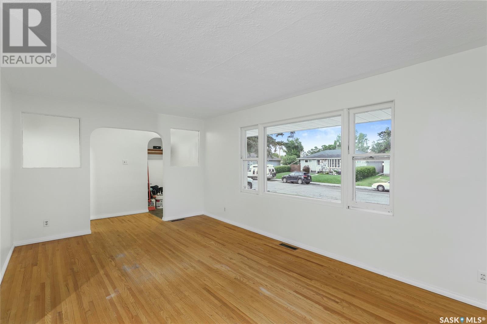 Single Family House Bungalow for Sale in  HORACE STREET Regina 