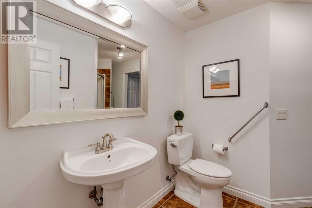 Single Family House for Sale in   Hemlock Crescent SW Spruce Cliff Calgary 