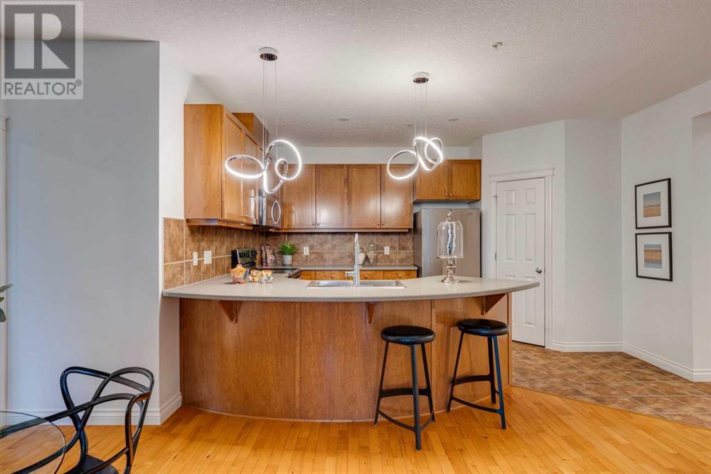 Single Family House for Sale in   Hemlock Crescent SW Spruce Cliff Calgary 