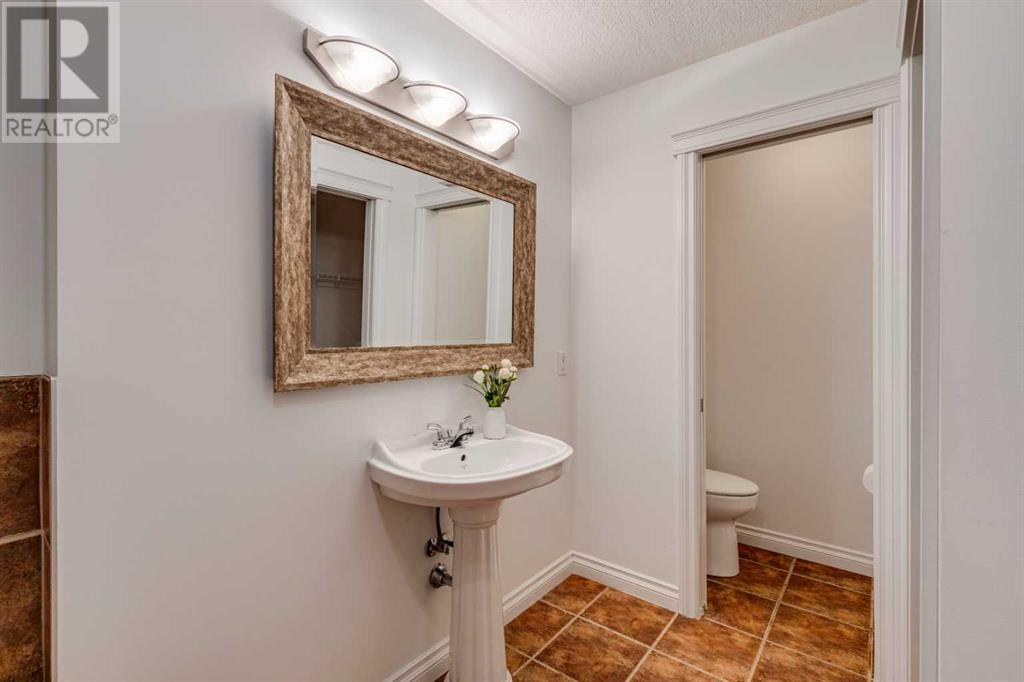 Single Family House for Sale in   Hemlock Crescent SW Spruce Cliff Calgary 